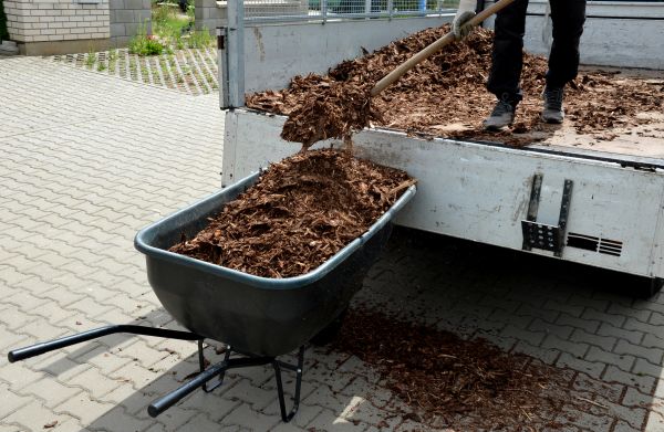 Bulk Mulch Delivery in San Clemente