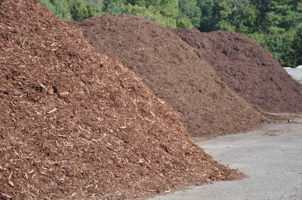 Brown Mulch Delivery in San Clemente